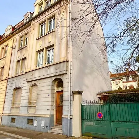 Petit Loft Centre Historique Proche Gare Tgv Apartmán *